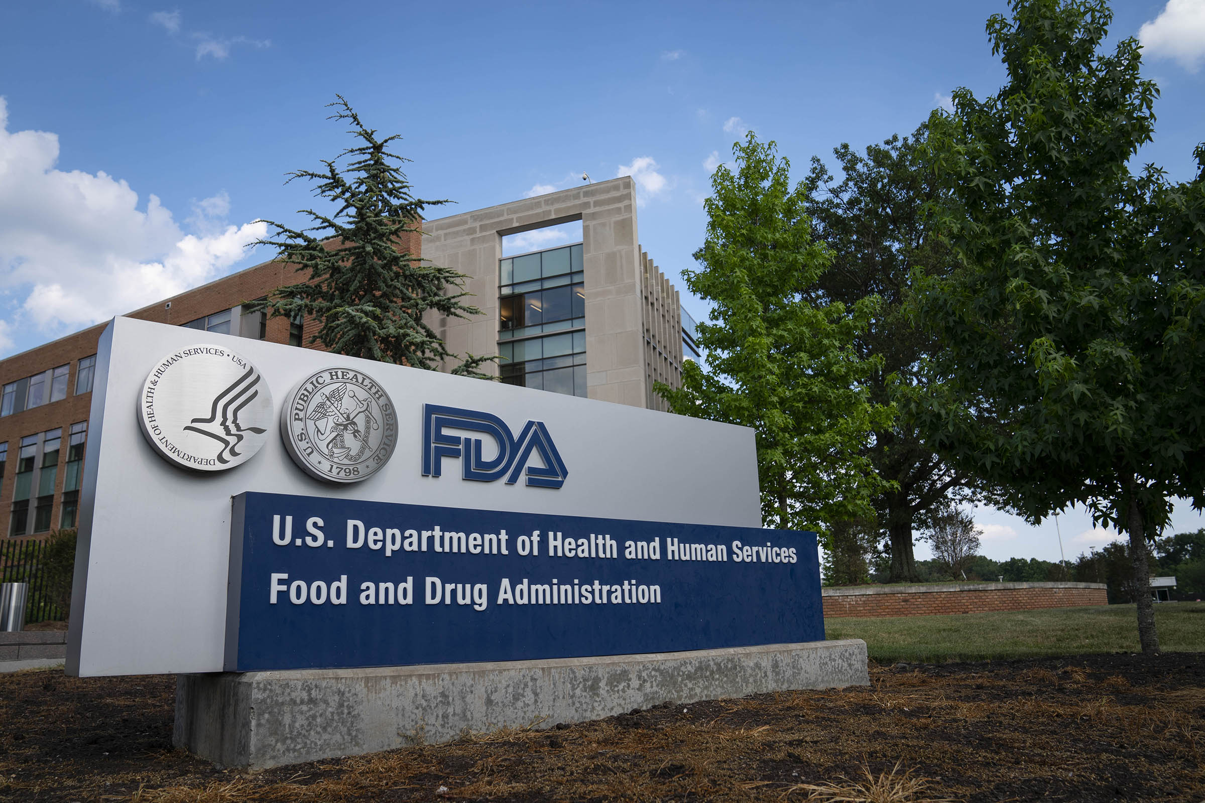 New FDA rules for TV & radio drug ads: Simpler language and no distractions