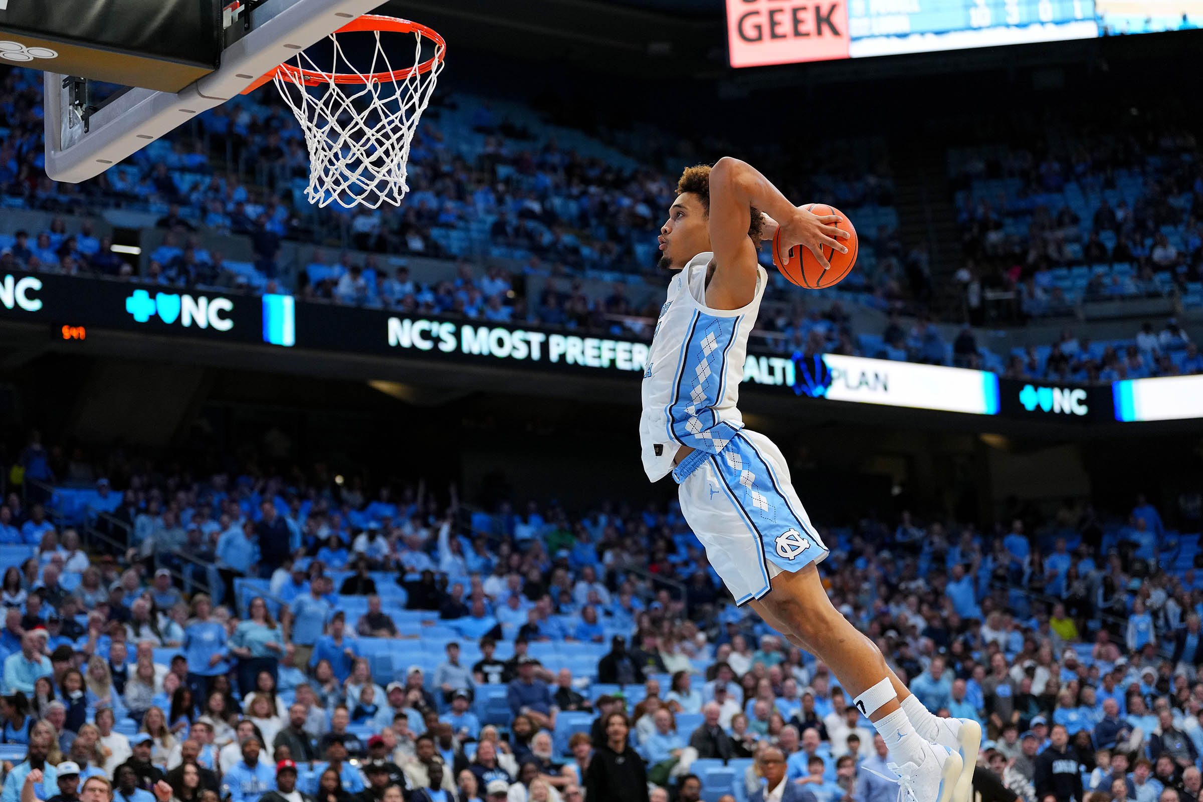 North Carolina’s brutal schedule continues with games against No. 7 Florida, No. 18 UCLA up next